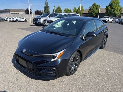 Used 2023 Toyota Corolla SE FWD image 1