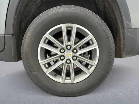 Used 2023 Chevrolet Traverse LT w/ LPO, Floor Liner Package image 12