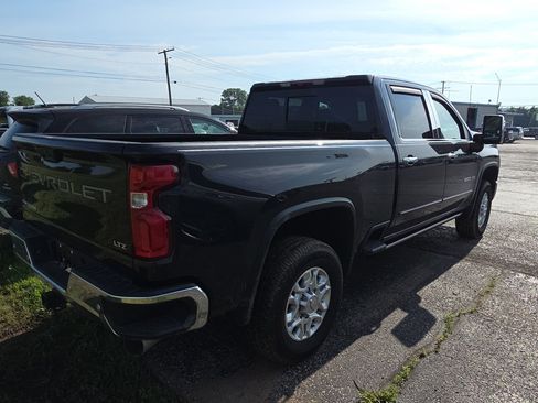 Used 2024 Chevrolet Silverado 2500 LTZ w/ LTZ Convenience Package AWD/4WD image 7