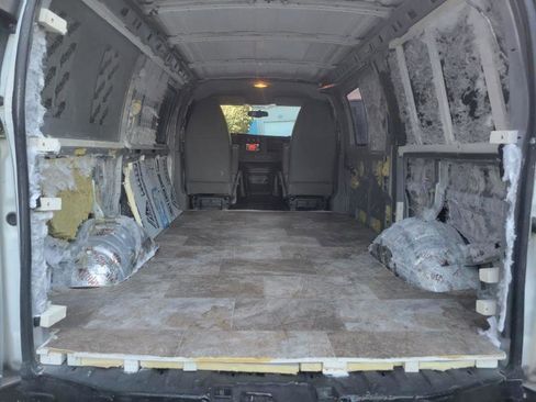 Used 2011 Chevrolet Express 1500 AWD image 38