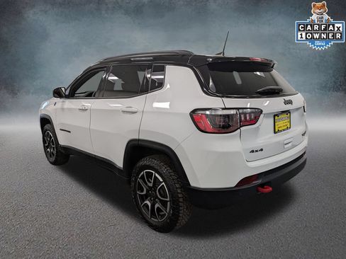 Used 2025 Jeep Compass Trailhawk AWD/4WD image 6