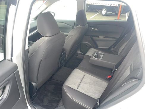 Used 2025 Nissan Rogue SV image 20