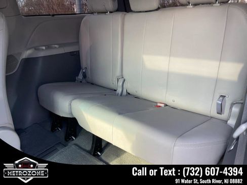 Used 2016 Toyota Sienna AWD image 17