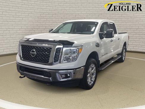 Used 2017 Nissan Titan SV AWD/4WD image 1