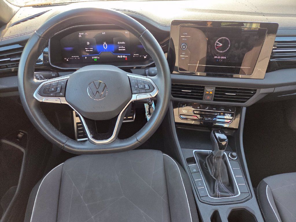 Used 2025 Volkswagen Jetta Sport FWD image 20