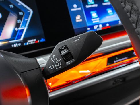 Used 2023 BMW 760i xDrive w/ Parking Assistance Package image 65