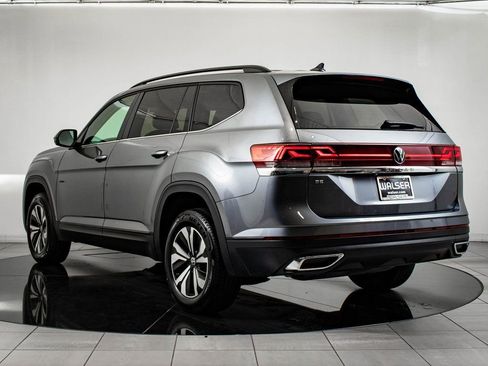 Used 2024 Volkswagen Atlas SE FWD image 6