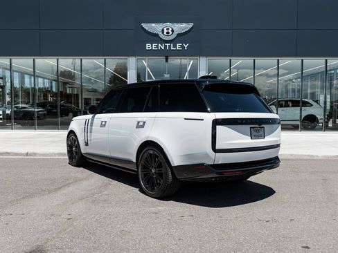 Used 2024 Land Rover Range Rover Long Wheelbase SE AWD/4WD image 8
