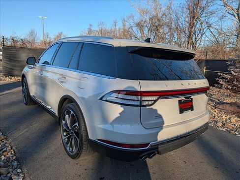 Certified 2023 Lincoln Aviator Reserve w/ Equipment Group 201A image 3