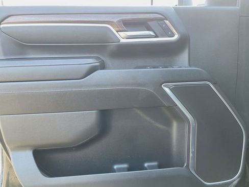 Used 2024 Chevrolet Silverado 2500 LT w/ Midnight Edition image 23