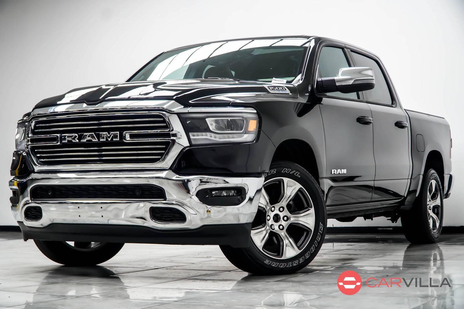 Used 2023 RAM 1500 Laramie AWD/4WD image 1