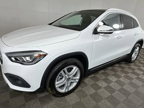 Used 2023 Mercedes-Benz GLA 250 4MATIC w/ Premium Package image 7