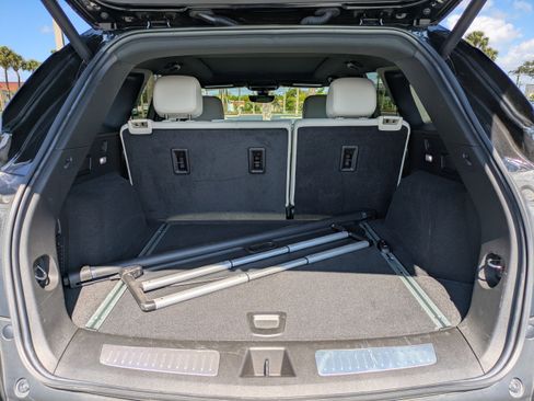 Certified 2024 Cadillac XT5 Sportv w/ Technology Package image 11