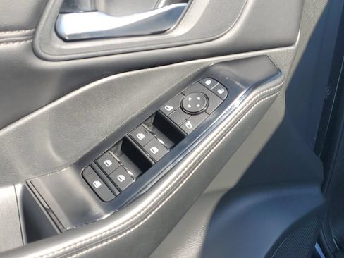 Certified 2025 Nissan Rogue SV w/ SV Premium Package FWD image 27