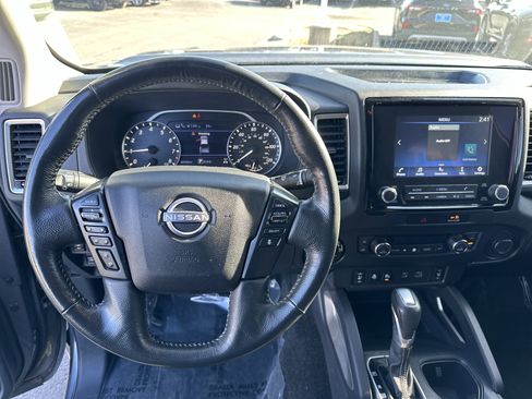 Used 2022 Nissan Frontier SV image 18