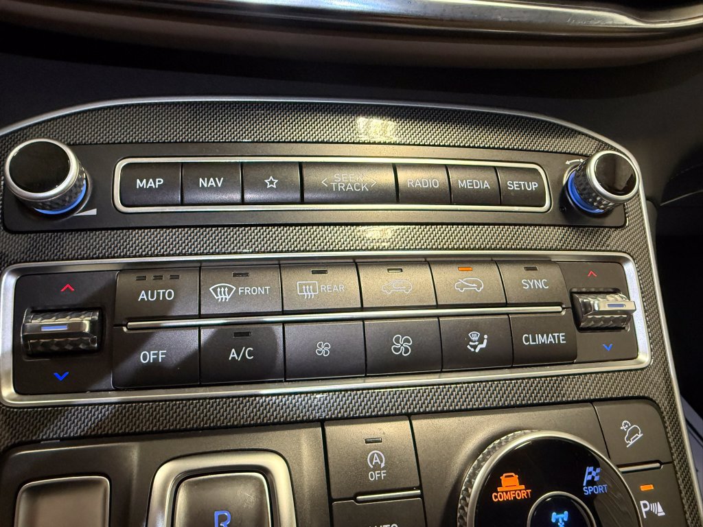 Certified 2023 Hyundai Santa Fe Limited AWD/4WD image 40
