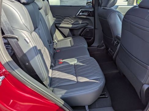 New 2025 Mitsubishi Outlander SEL image 29