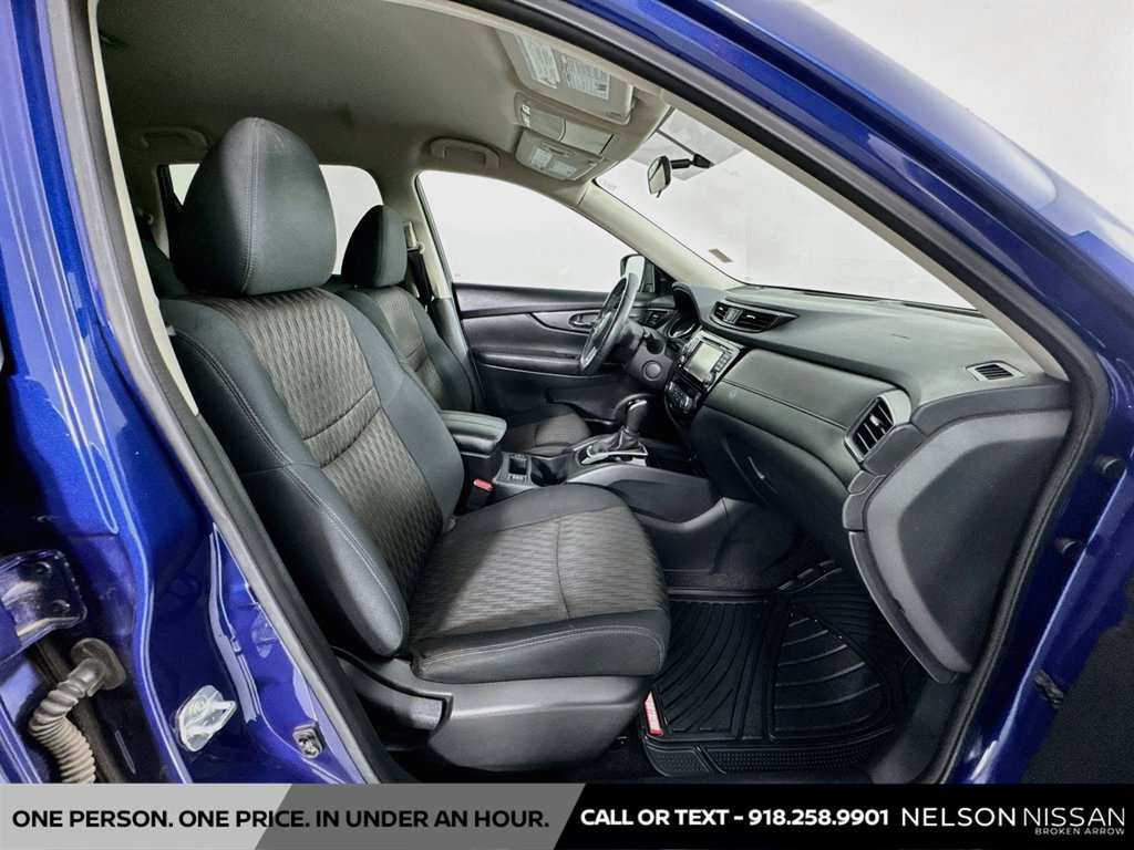 Certified 2017 Nissan Rogue SV w/ SV Premium Package FWD image 27