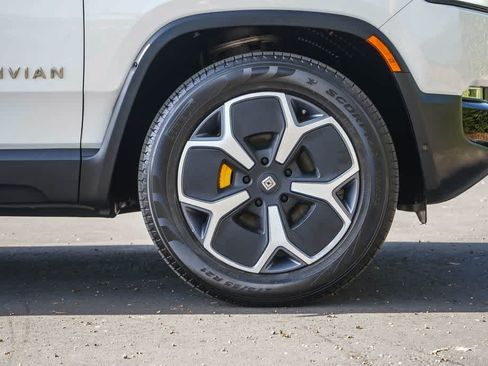 Used 2023 Rivian R1S Adventure AWD/4WD image 9