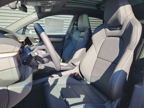 New 2026 Porsche Macan 4S Electric image 5