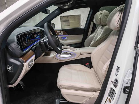 New 2026 Mercedes-Benz GLS 580 4MATIC image 26