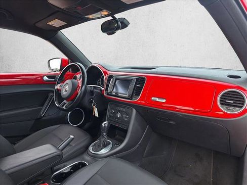 Used 2016 Volkswagen Beetle 1.8T SE w/ Lighting Package image 16