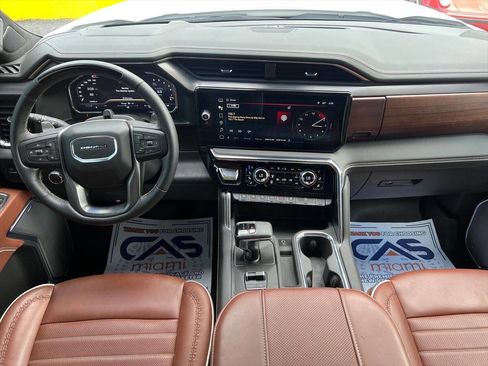 Used 2025 GMC Sierra 1500 Denali Ultimate image 11