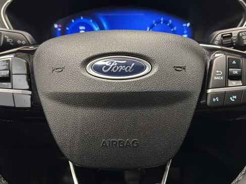 Used 2022 Ford Escape Titanium w/ Class II Trailer Tow Package AWD/4WD image 16