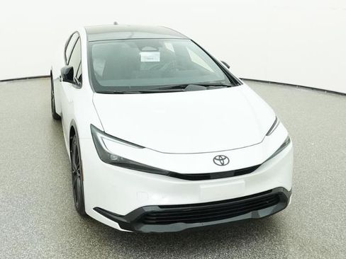 New 2026 Toyota Prius FWD image 78