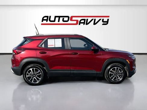 Used 2025 Chevrolet TrailBlazer LT w/ Convenience Package FWD image 8