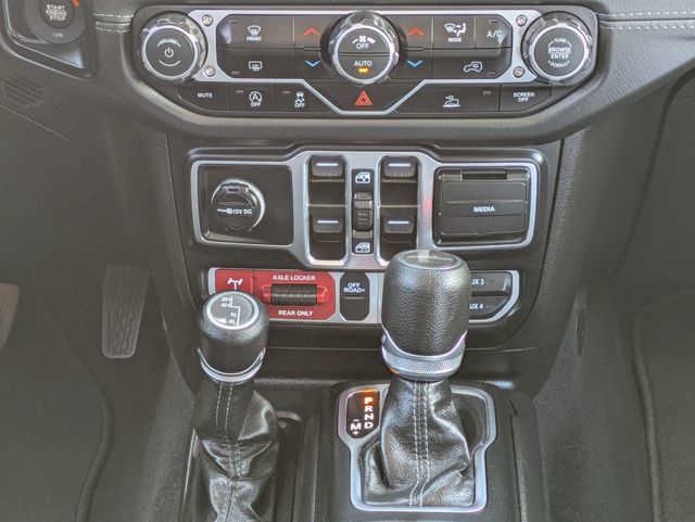 Used 2026 Jeep Gladiator Mojave AWD/4WD image 16