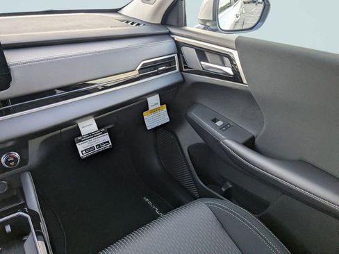 New 2026 Mitsubishi Outlander ES image 16