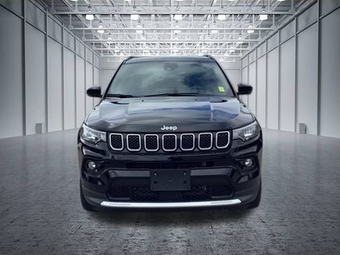 Used 2023 Jeep Compass Limited w/ Sun and Sound Group AWD/4WD image 2