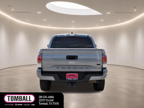 Used 2021 Toyota Tacoma TRD Off-Road w/ Technology Package AWD/4WD image 6