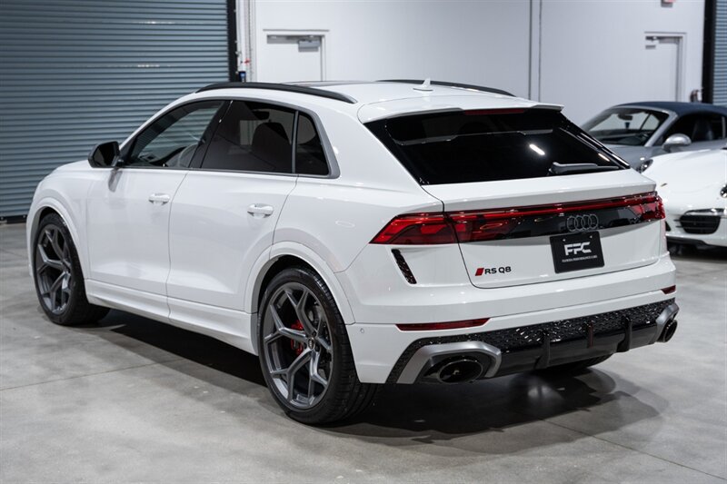Used 2025 Audi RS Q8 performance AWD/4WD image 4