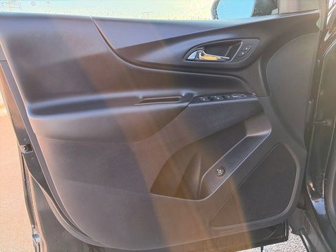 Used 2019 Chevrolet Equinox LT w/ Driver Convenience Package image 17