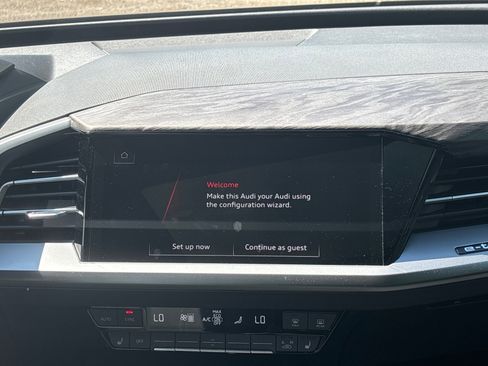 Used 2025 Audi Q4 e-tron Premium Plus image 16