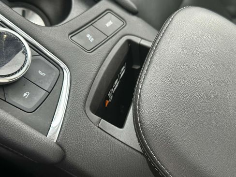 Used 2022 Cadillac XT6 Premium Luxury w/ Technology Package image 33