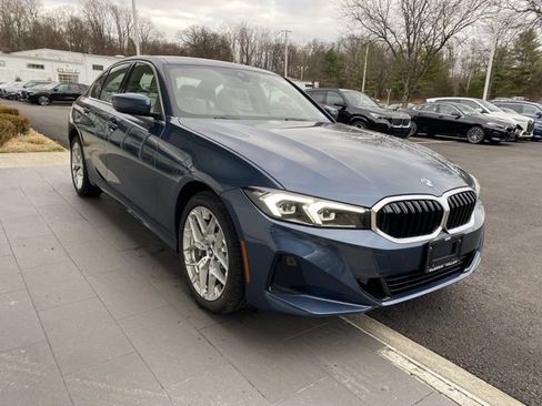 Used 2025 BMW 330i xDrive Sedan w/ Premium Package image 5