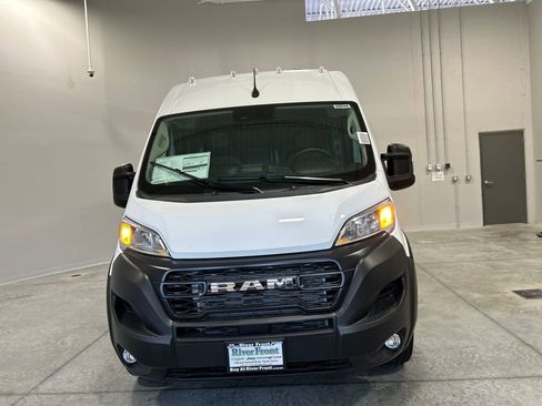New 2026 RAM ProMaster 2500 w/ Convenience Group FWD image 3