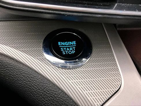 Used 2024 Ford Explorer XLT w/ Equipment Group 202A image 34