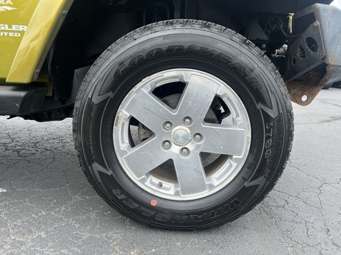 Used 2008 Jeep Wrangler Unlimited Sahara AWD/4WD image 11