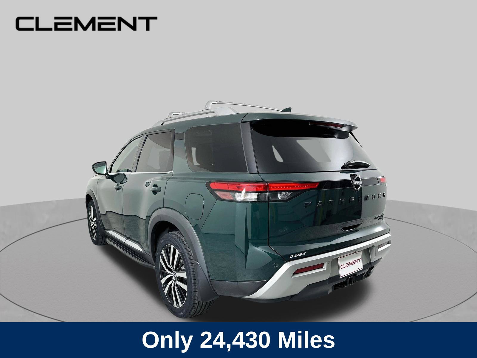 Used 2024 Nissan Pathfinder Platinum w/ Lighting Package (N93) AWD/4WD image 8