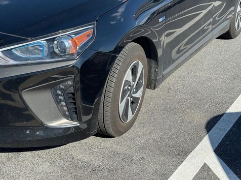 Used 2017 Hyundai Ioniq SEL image 5