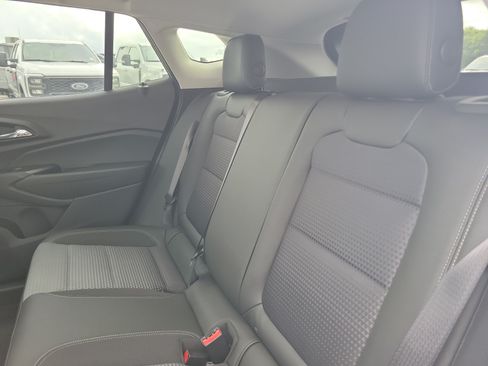 Used 2025 Chevrolet Trax LT w/ Driver Confidence Package FWD image 14