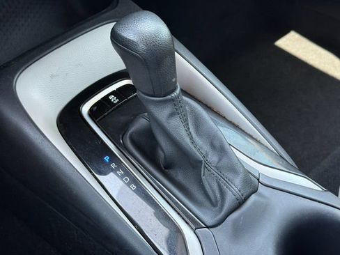 Used 2025 Toyota Corolla LE FWD image 21