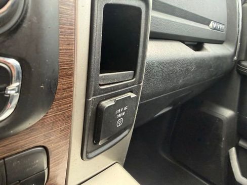 Used 2015 RAM 2500 Laramie w/ Black Appearance Group image 29