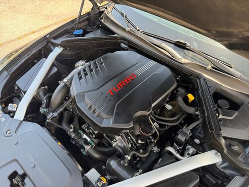 Used 2019 Kia Stinger GT1 AWD/4WD image 30