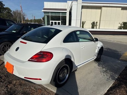 Used 2013 Volkswagen Beetle 2.5 image 3