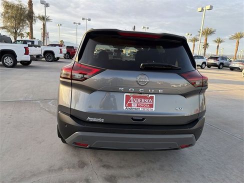 Used 2023 Nissan Rogue SV image 6